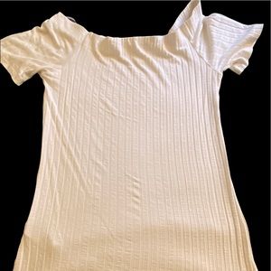 White off-the-shoulder ribbed blouse